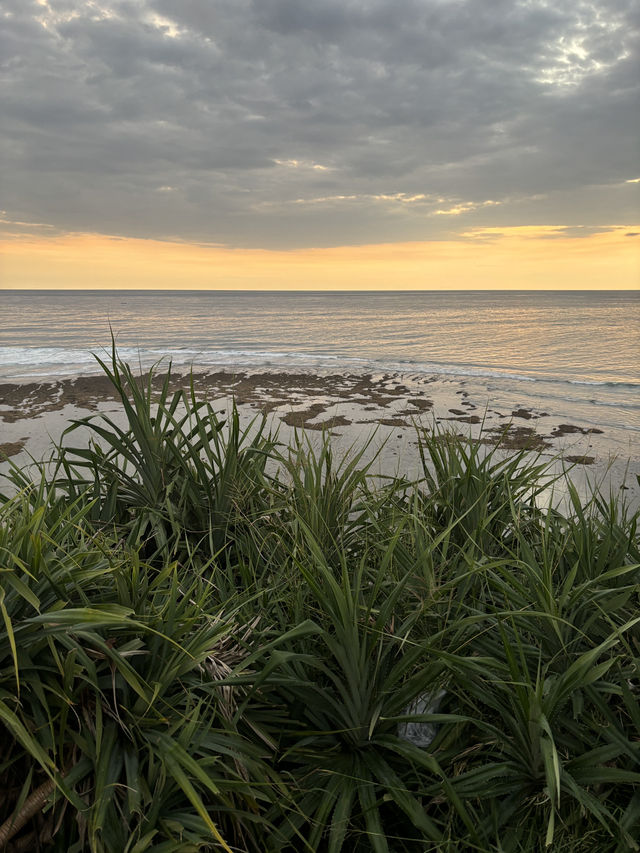 Chasing the Sunset at Bukit Merese: A Must-Do in Lombok 🌅🏞️