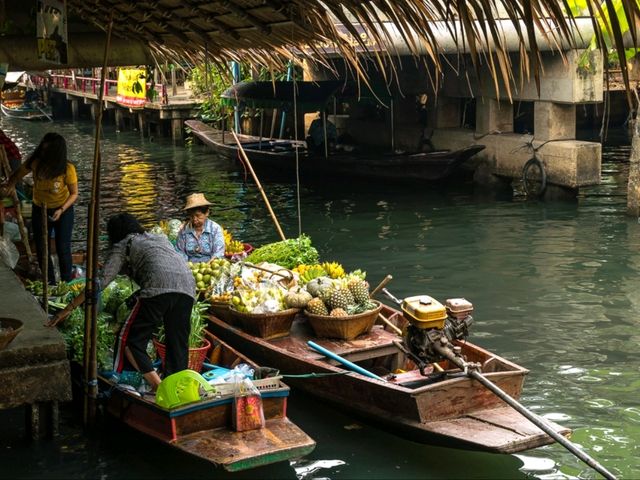ExperienceTraditional Thai Canal Life at Khlong Bang Luang