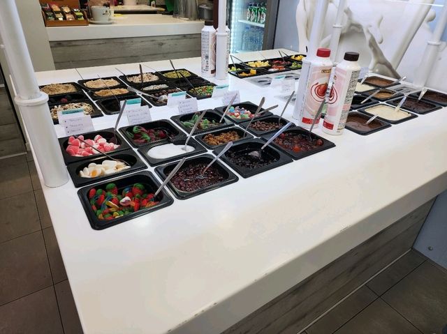 [🇬🇷サントリーニ] 甘党必見！Solo Gelato の絶品ジェラート＆ギリシャヨーグルト