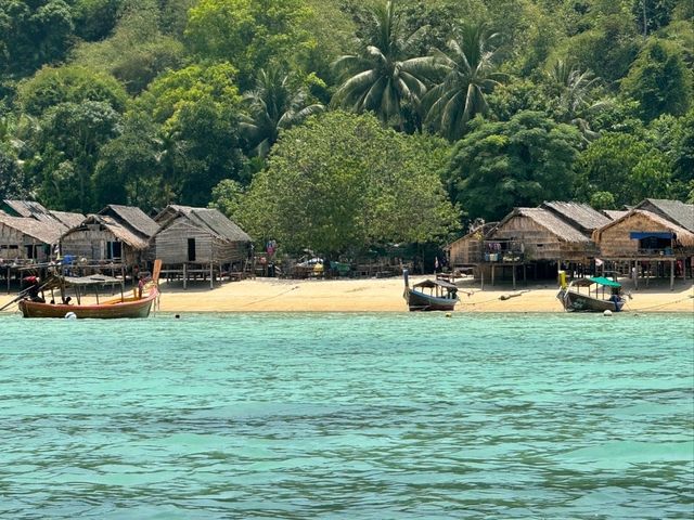 “หมู่บ้านมอแกน” หมู่เกาะสุรินทร์ 