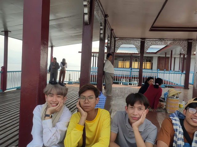 🌊 A Day at Inle Lake – Stillness, Smiles & Stories