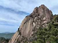 Huangshan: Embracing Nature at the Majestic Mountain
