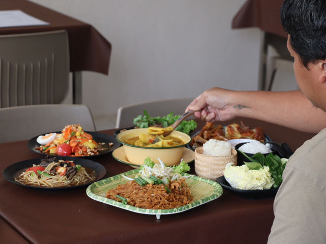 ๑ ในอีสานไก่ย่างเขาสวนกวาง