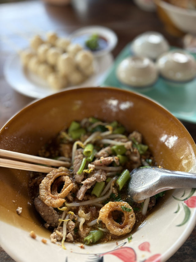 ก๋วยเตี๋ยวเรือศรีสามพราน กำแพงแสน