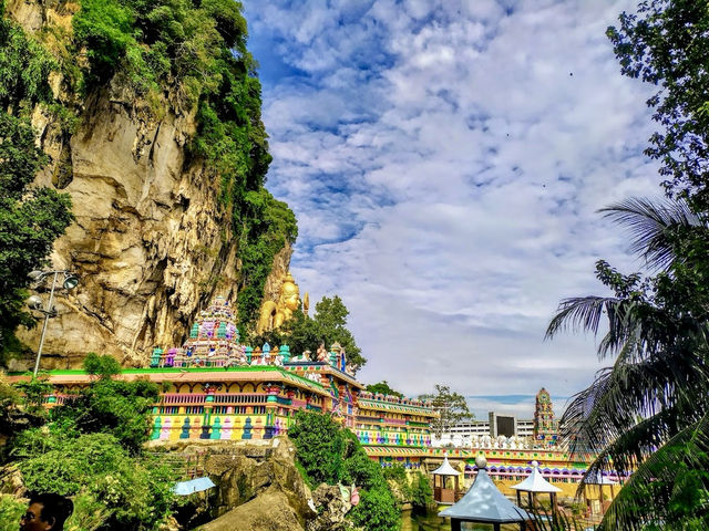 🦚 Monkeys, Murugan & Marble Steps: My Morning at Batu Caves🛕🌄