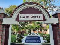 “The Legend Lives On: Discovering the Mystery of Makam Mahsuri in Langkawi”