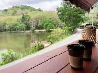 湖畔に佇む✨🏞️映えカフェ☕️