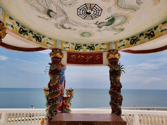 ไหว้พระริมทะเล🙏 สูดลมหายใจให้เต็มปอดที่หัวหิน 🌊