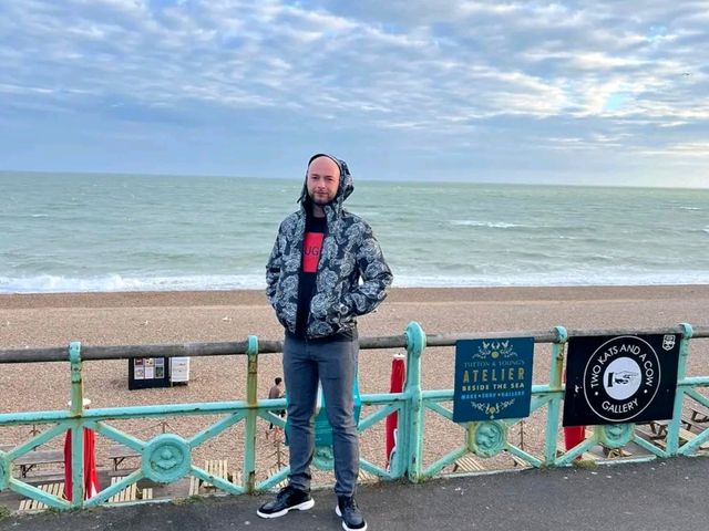 Title: “Brighton in a Day: Sun, Sea, and Soulful Vibes