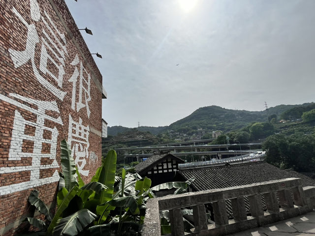 Wandering Through Longmenhao & Xiahaoli — Hidden Charm by the Yangtze