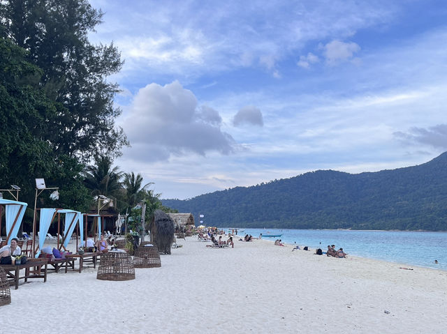 Sunsets & Serenity: A Romantic Escape to Koh Lipe