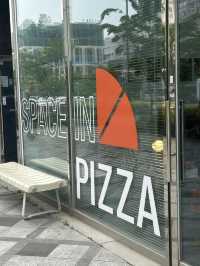 감성 인테리어에 피자까지 완벽한 스페이스 피자👽🚀🍕