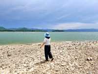 ชายหาดแก่งกระจาน