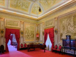 Perfectly preserved aristocratic mansion from the 18th and 19th centuries.