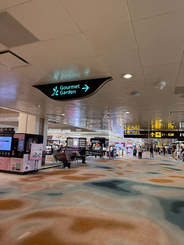 Changi Airport Terminal 2 🍃สนามบินหรือสวนสวรรค์🪽