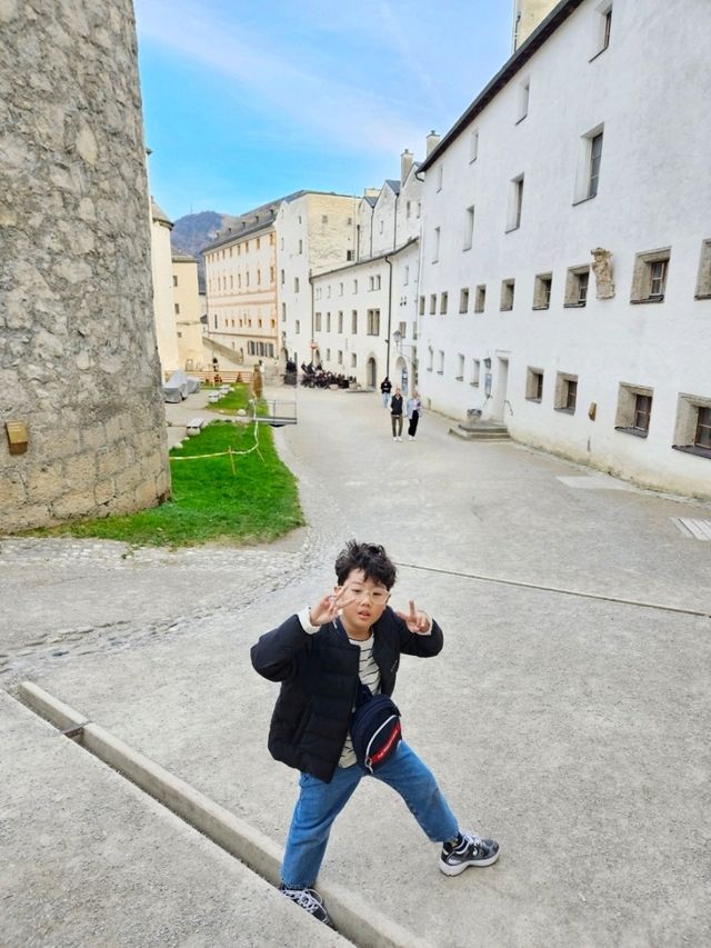높은곳에서 360도 뷰가 웅장한 [호엔찰츠부르크성]
