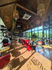 ตากฟ้าคาเฟ่ - บ้านสวนณัฐธีร์