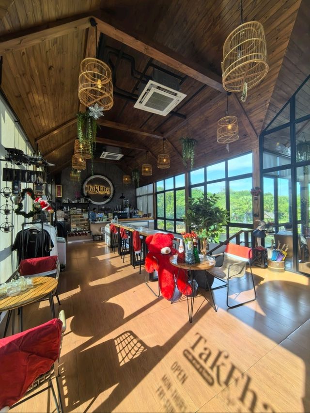 ตากฟ้าคาเฟ่ - บ้านสวนณัฐธีร์