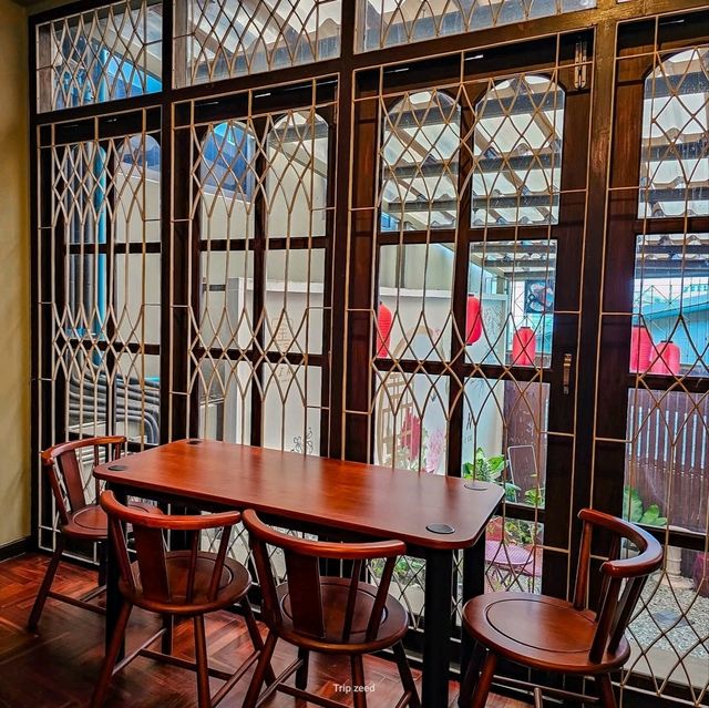 เปลี่ยนร้านทองให้เป็นคาเฟ่สำตล์จีน