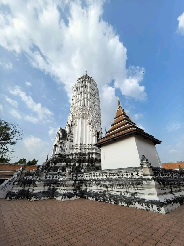 วัดพุทไธศวรรย์: โบราณสถานริมแม่น้ำเจ้าพระยา