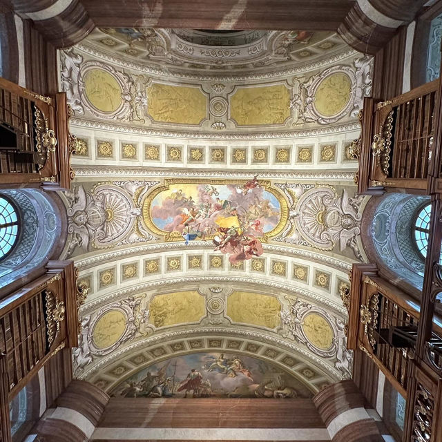 📜 *Austrian National Library: A Baroque Temple of Knowledge* 🏛️✨