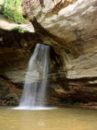น้ำตกแสงจันทร์ อุทยานแห่งชาติผาแต้ม ทีเที่ยวอุบล