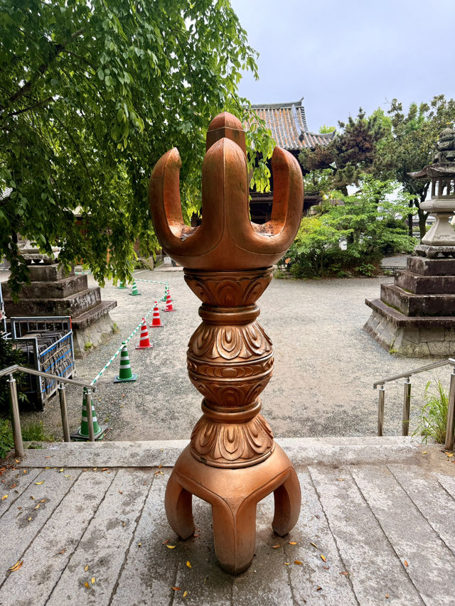 松山｜四國遍路最靈驗的石手寺 神秘智慧之輪、能量石傳說