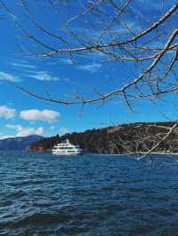 🚤【神奈川・箱根 芦ノ湖遊覧船】風と光と絶景を乗せて、湖上から楽しむ箱根旅