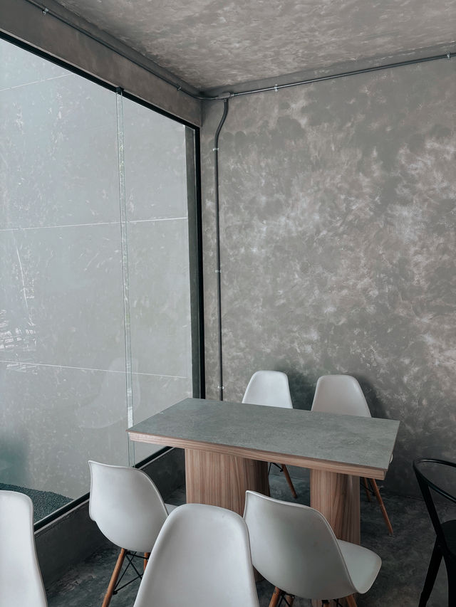 Shade Cafe – ความสงบในสไตล์โมเดิร์นลอฟท์กลางม.อุบล
