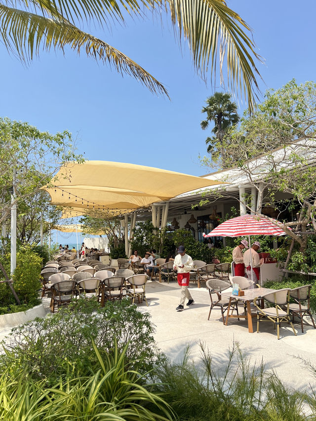The Moment Beach House ร้านอาหารริมทะเลพัทยา
