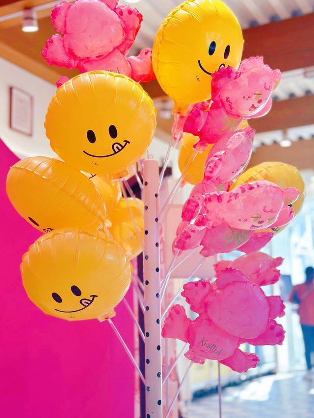 Sweet Pink Vibes at Knotted Café: Busan’s Must-Try Dessert Spot