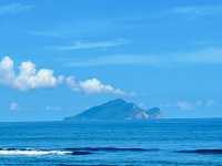 🌈你知道嗎？矗立於稻田中礁溪這座「天空島上的彩虹小木屋」美到像走進童話🌾🏡