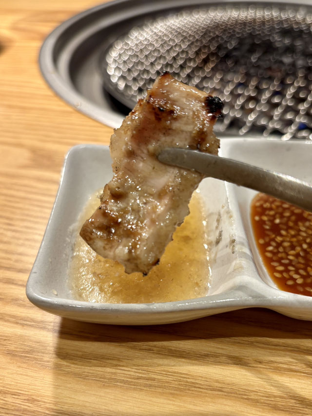 【大阪・福島】濃厚ユッケと自家製ポン酢の絶品ホルモン「焼肉 肉福」