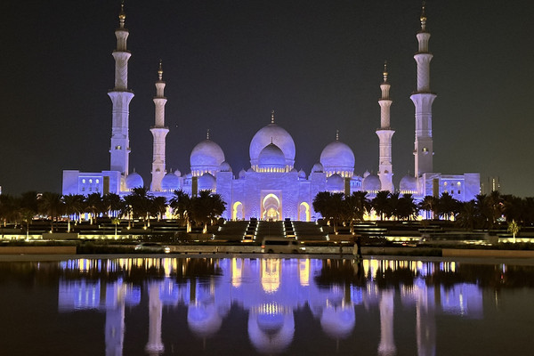 Sheikh Zayed Grand Mosque at Night／シェイク・ザーイド・グランド