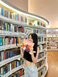 💫 รีวิวไลบรารีที่ชิคสุดในจักรวาล: Library@Orchard