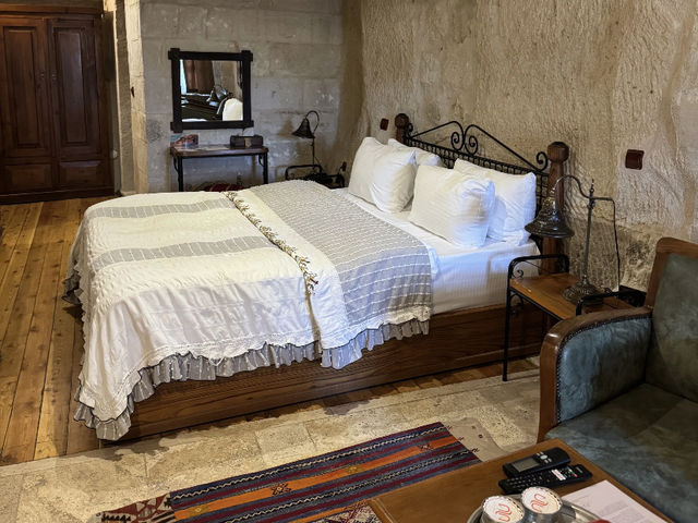 Cappadocia: My Cave Hotel Experience at Aza Cave Hotel! 🇹🇷🛌