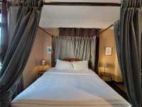 Brown Room: Naptel Changmoi 