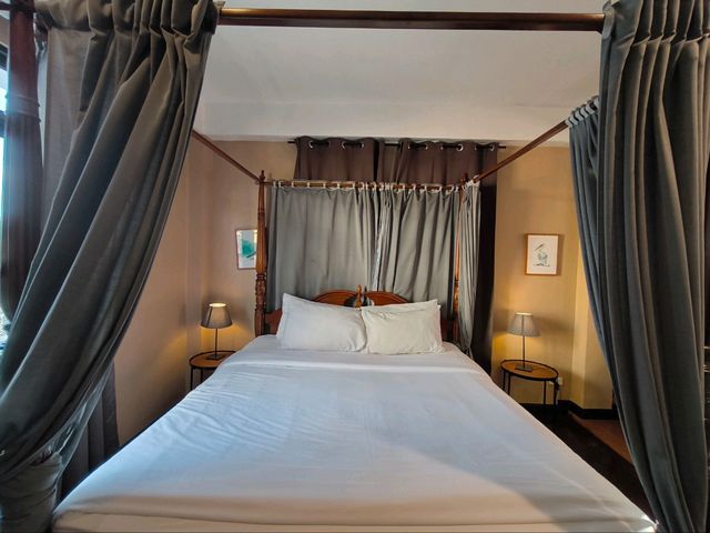 Brown Room: Naptel Changmoi 