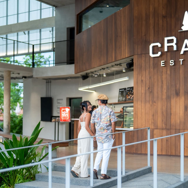 แนะนำสถานที่พบปะสังสรรค์ดีๆ วิวแม่น้ำ 🍕