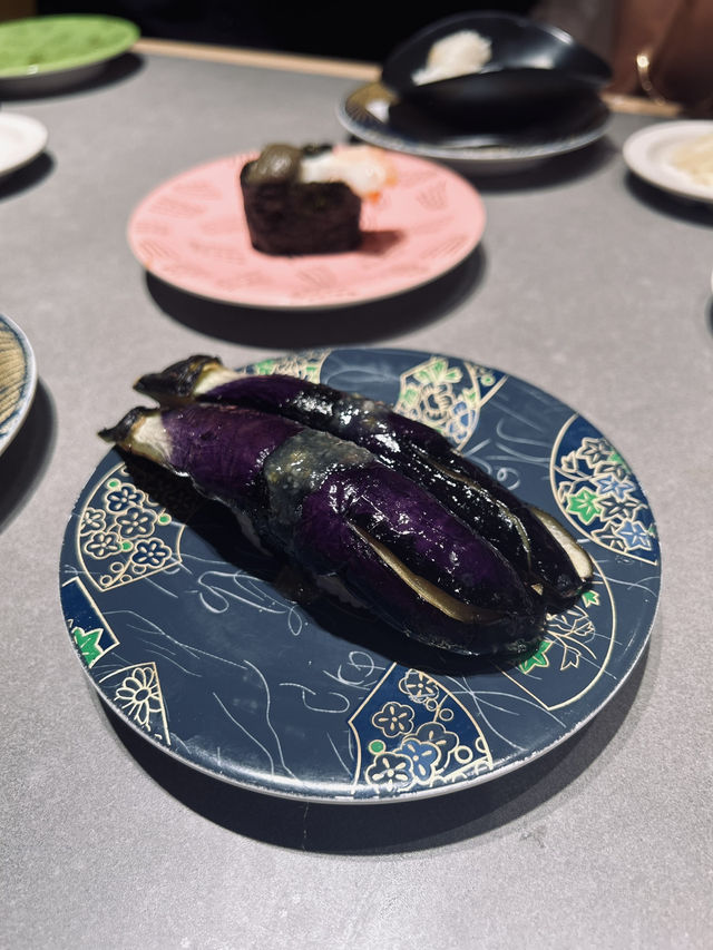 Conveyor Belt Sushi in Susukino 🇯🇵