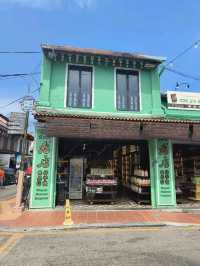 A Hidden Gem for Souvenirs with Retro Vibes in Malacca