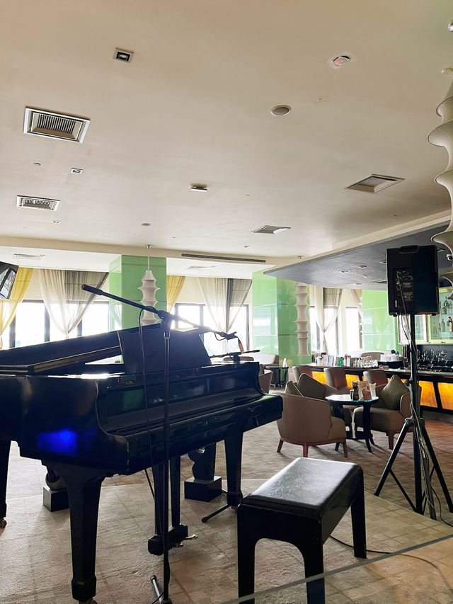 Sip in Style at Genting Grand’s Luxe Lobby Lounge