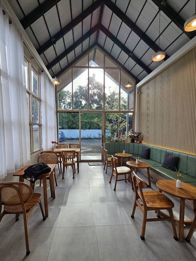 Perlada Cozy Cafe 