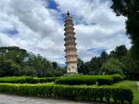 🏯☀️ Exploring the Majestic Three Pagodas of Dali (崇圣三塔)