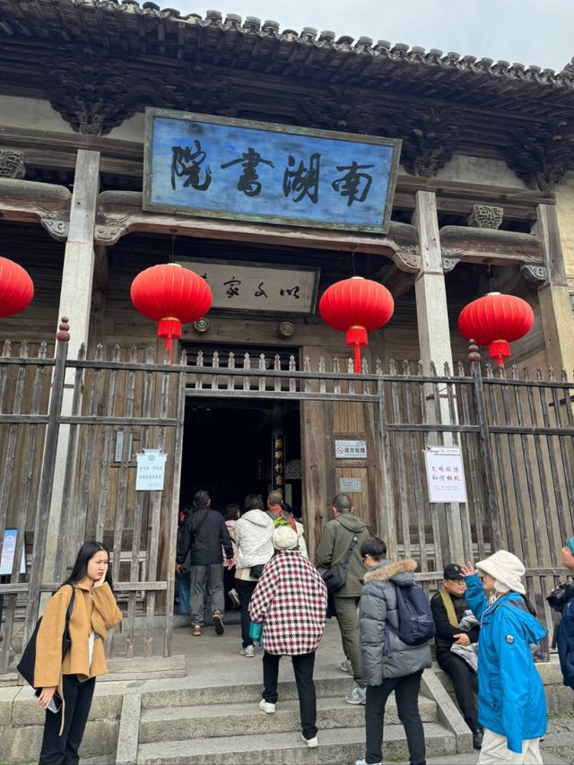 Frozen in Ink: Where Hongcun Becomes a Painting