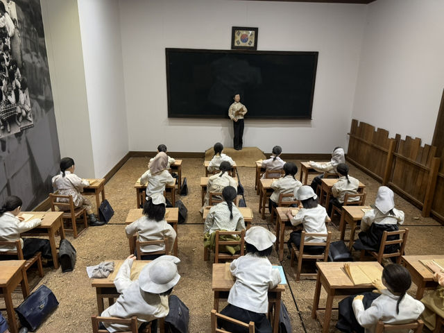 1950년대 부산 한복판, 40계단 4층의 시간 여행