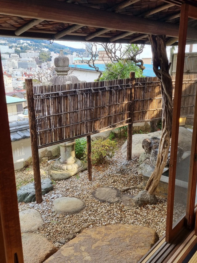 프라이빗 온천과 특별한 가이세키 요리가 빛나는 힐링의 료칸