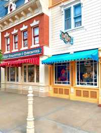 A Nostalgic Welcome on Main Street, HK Disneyland!