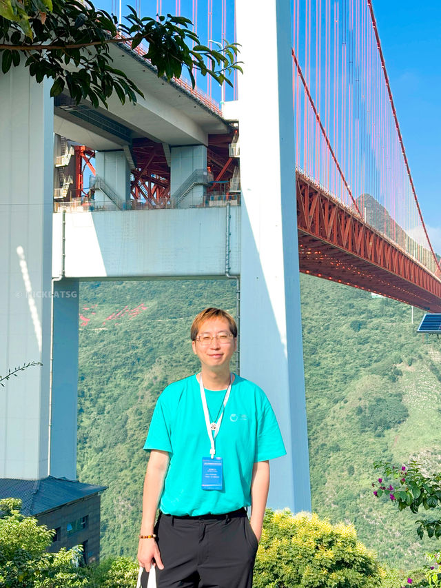 The Huajiang Grand Canyon Bridge: A Marvel of Engineering in Guizhou The Huajiang Grand Canyon Bridge: A Marvel of Engineering in Guizhou