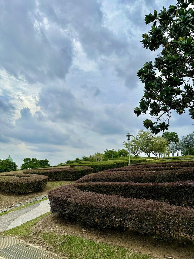 Tangga Putrajaya Steps – A Stairway to Skyline Serenity Tangga Putrajaya Steps – A Stairway to Skyline Serenity